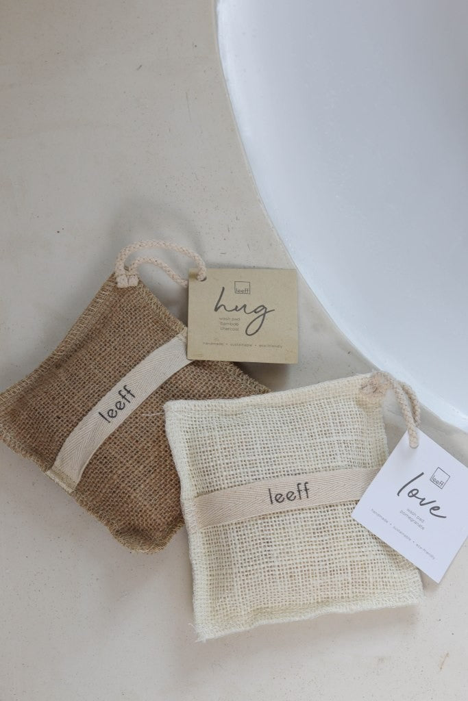 Leeff Wash pad with bamboo charcoal soap bar
