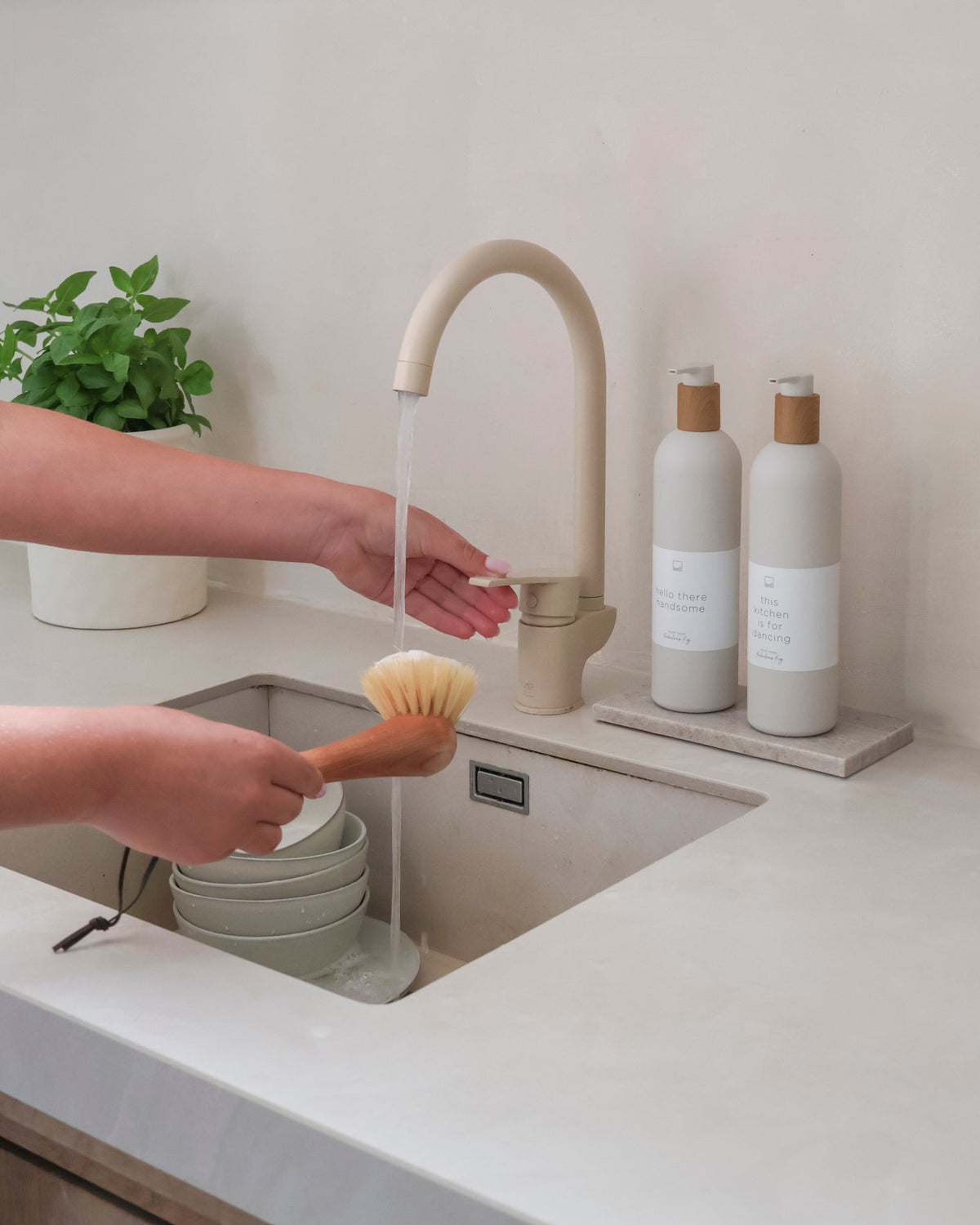 Leeff Hand soap Fabulous Fig - Hello there handsome