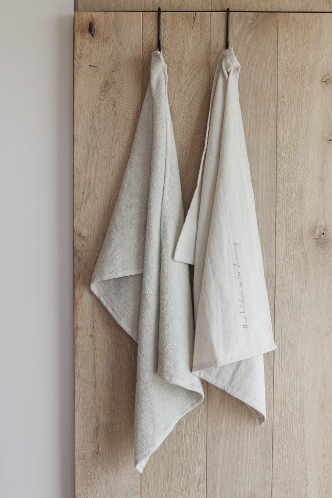 Leeff Kitchen & Tea Towel set Karin - This kitchen is for dancing