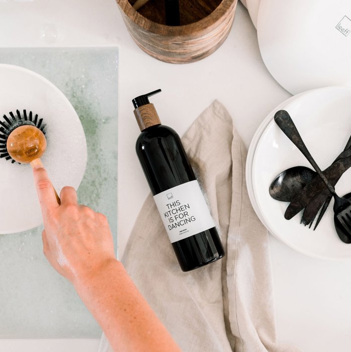 Leeff Dish Soap Fabulous Fig - This kitchen is for dancing