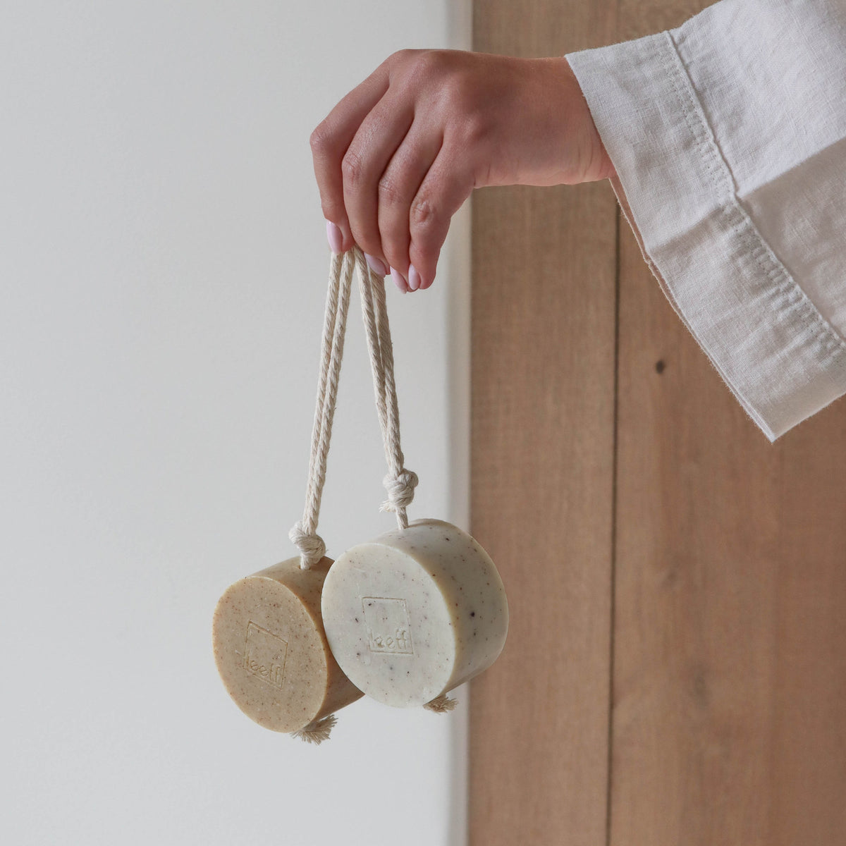 Leeff Soap bar with rope sesame scrub - Merci